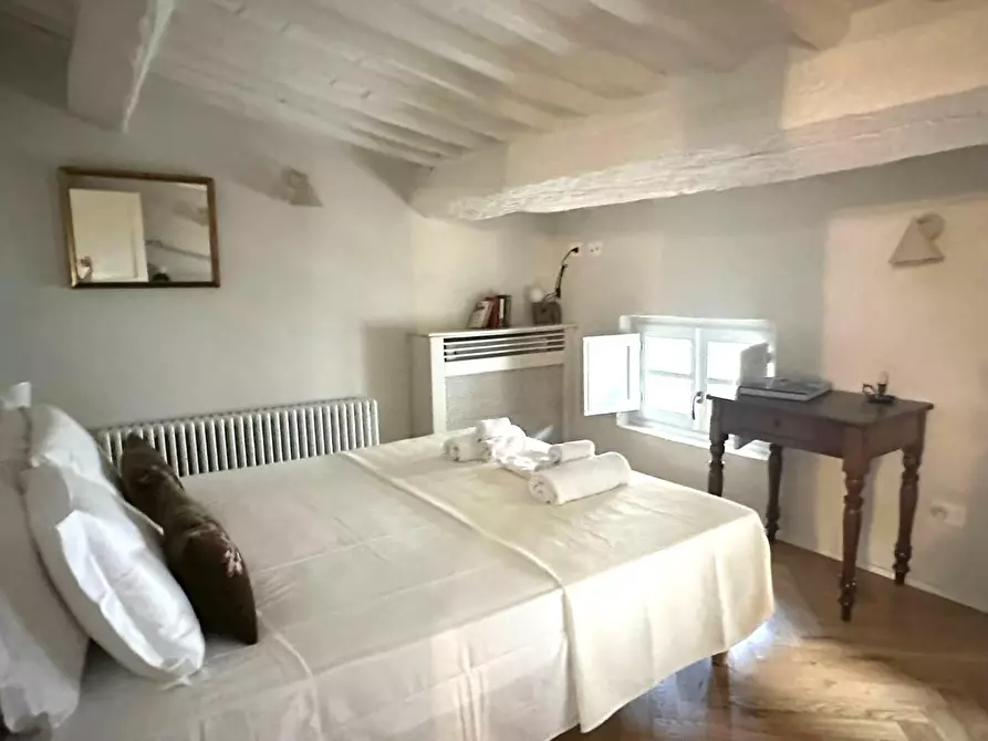 Immagine 34 di Appartamento in vendita  a Lucca