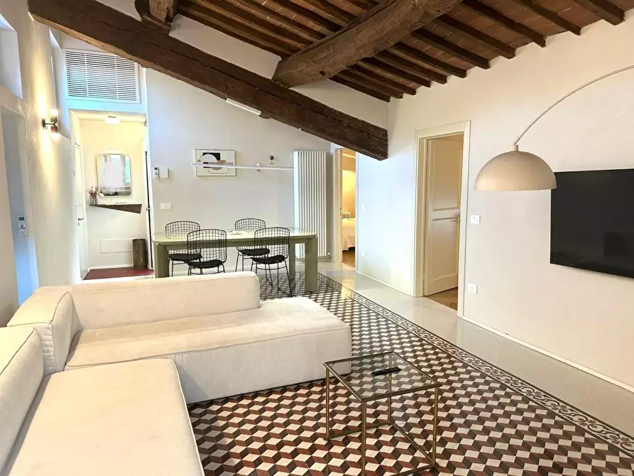 Immagine 10 di Appartamento in vendita  a Lucca