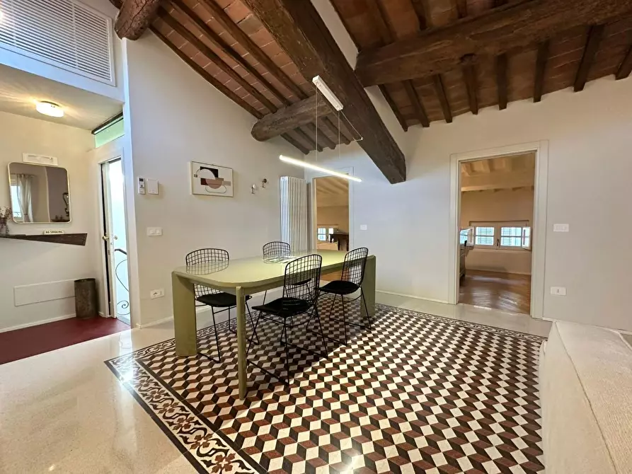Immagine 6 di Appartamento in vendita  a Lucca