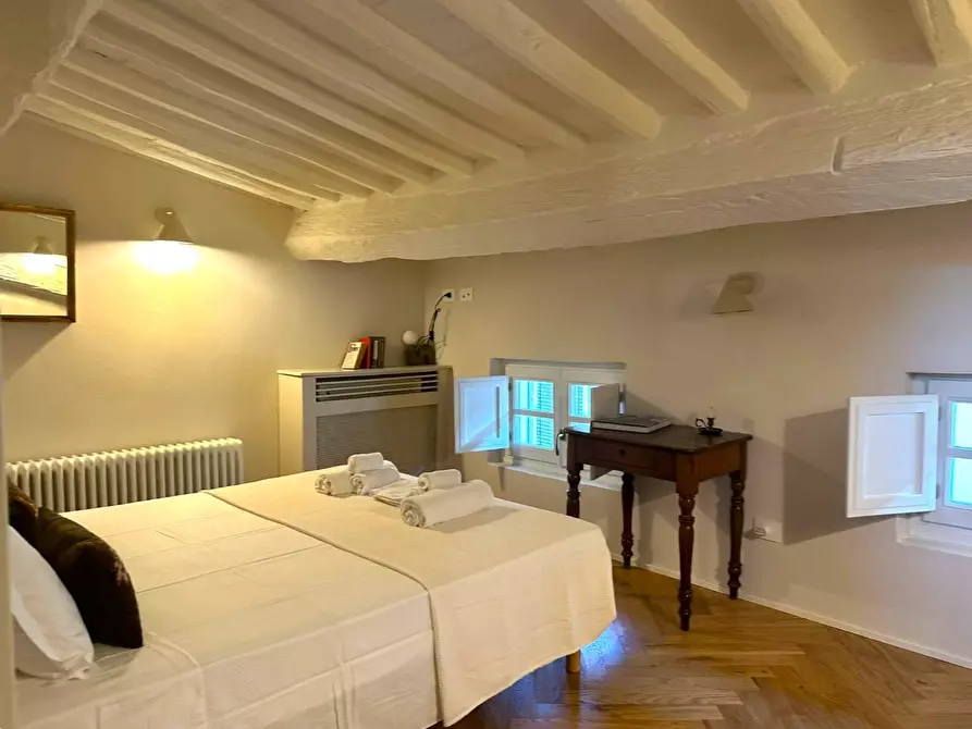 Immagine 26 di Appartamento in vendita  a Lucca