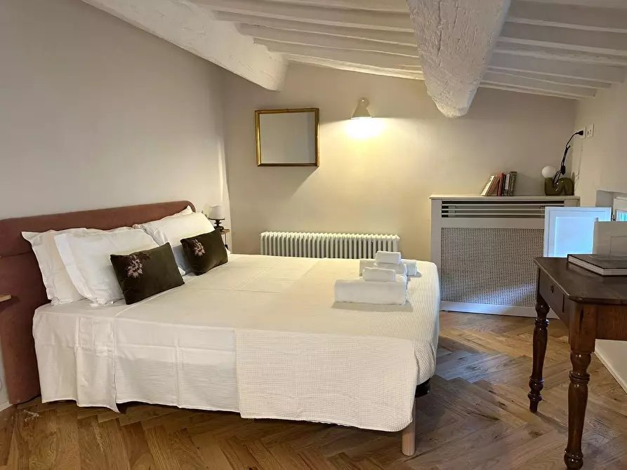 Immagine 22 di Appartamento in vendita  a Lucca