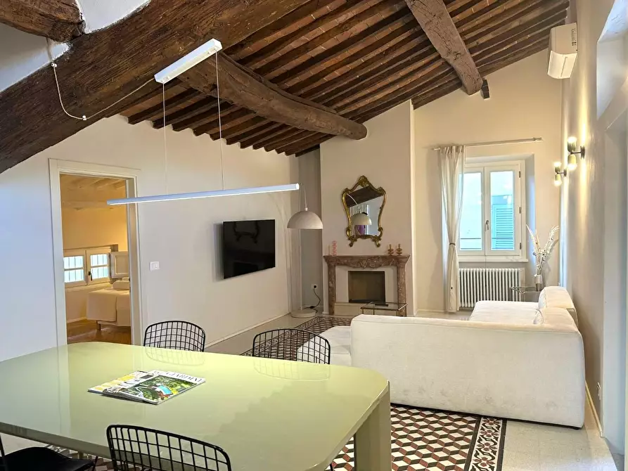 Immagine 4 di Appartamento in vendita  a Lucca