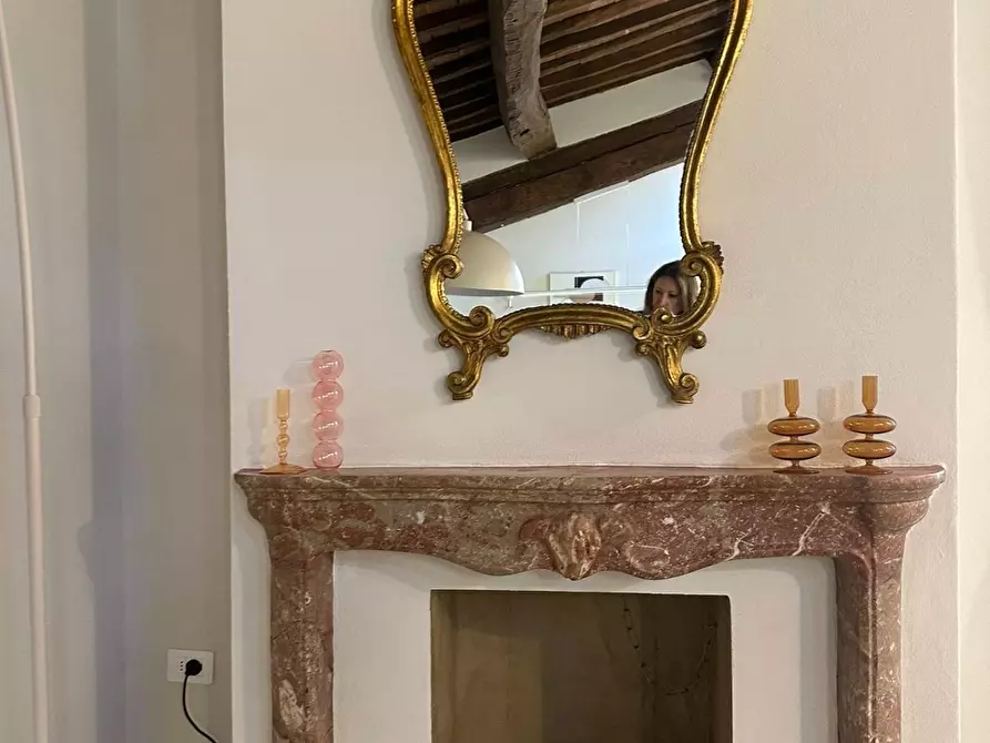 Immagine 8 di Appartamento in vendita  a Lucca