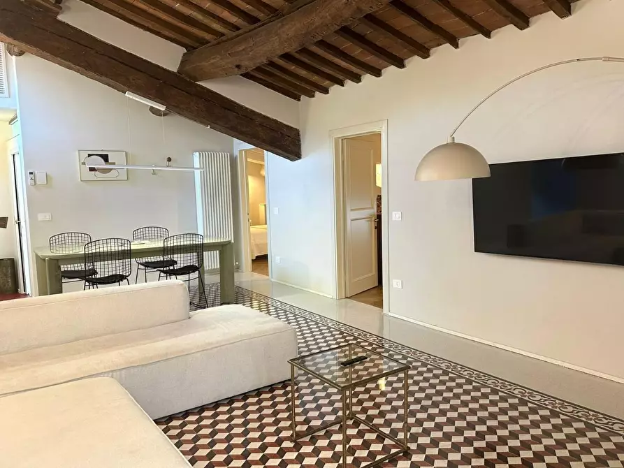 Immagine 1 di Appartamento in vendita  a Lucca