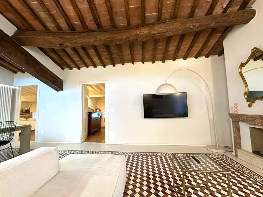 Immagine 7 di Appartamento in vendita  a Lucca