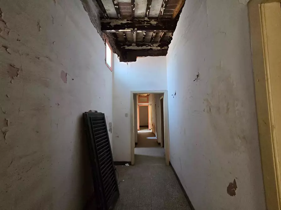 Immagine 24 di Appartamento in vendita  a Lucca