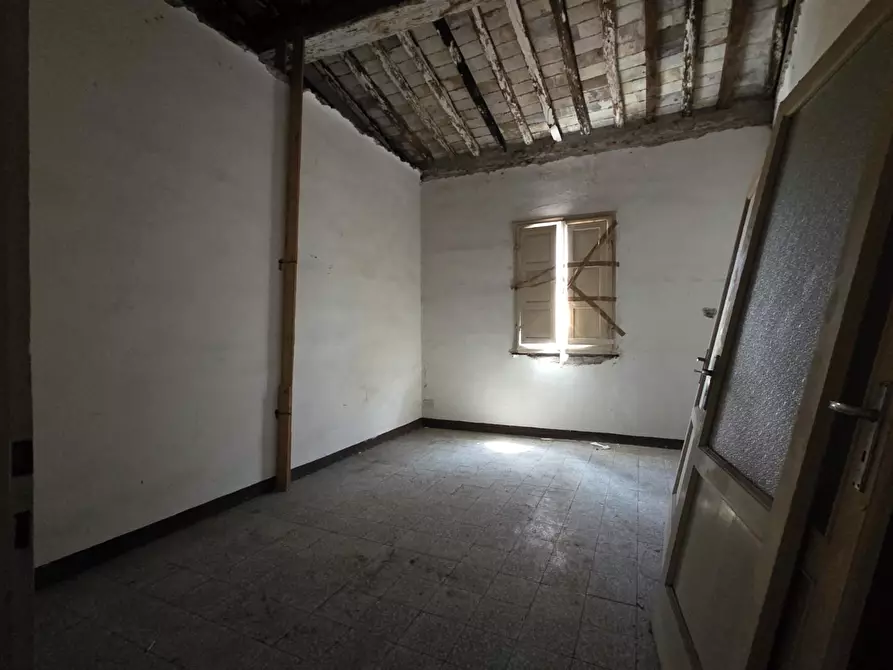 Immagine 2 di Appartamento in vendita  a Lucca