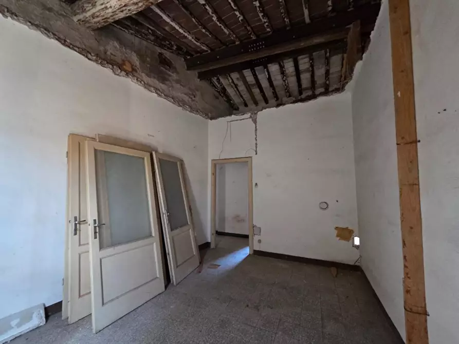 Immagine 5 di Appartamento in vendita  a Lucca