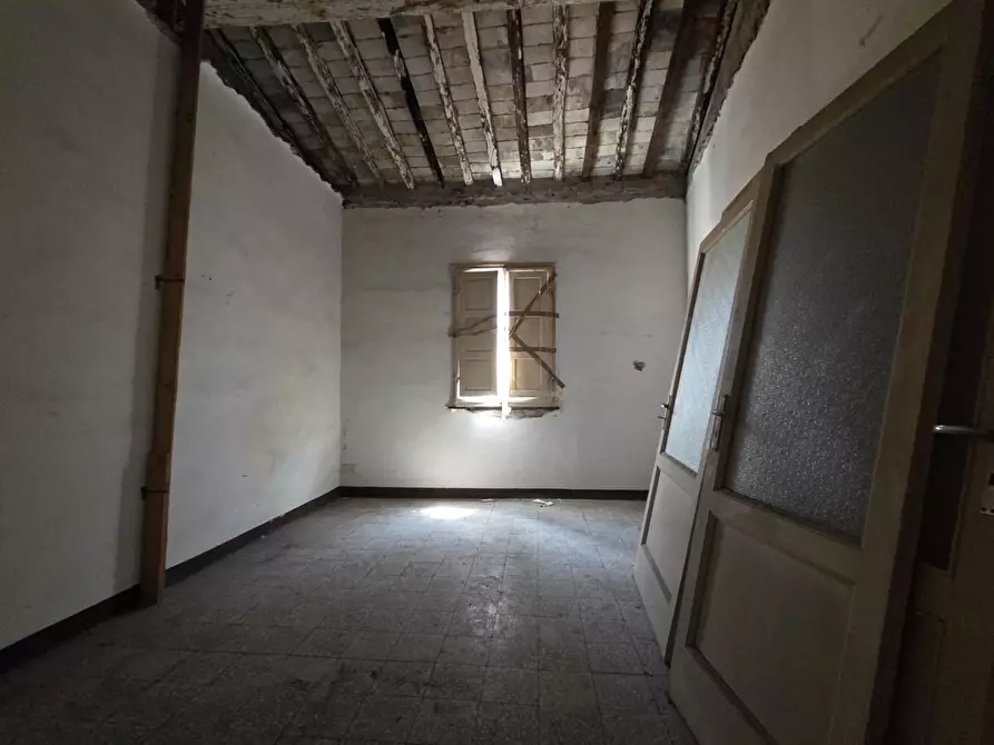 Immagine 3 di Appartamento in vendita  a Lucca
