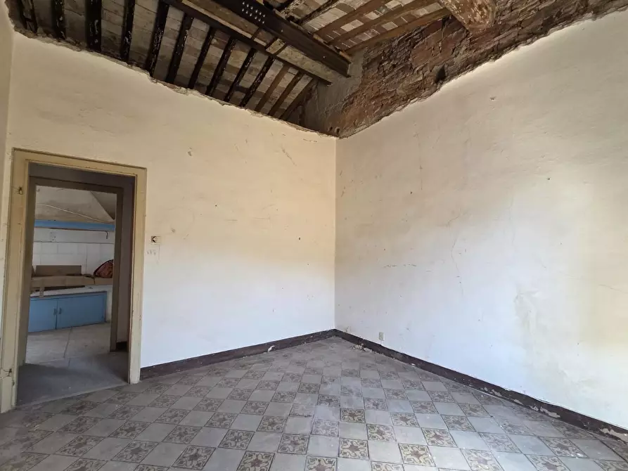 Immagine 17 di Appartamento in vendita  a Lucca