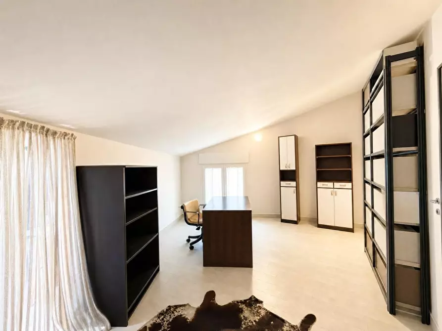 Immagine 27 di Casa indipendente in vendita  a Lucca