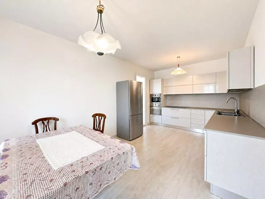 Immagine 8 di Casa indipendente in vendita  a Lucca