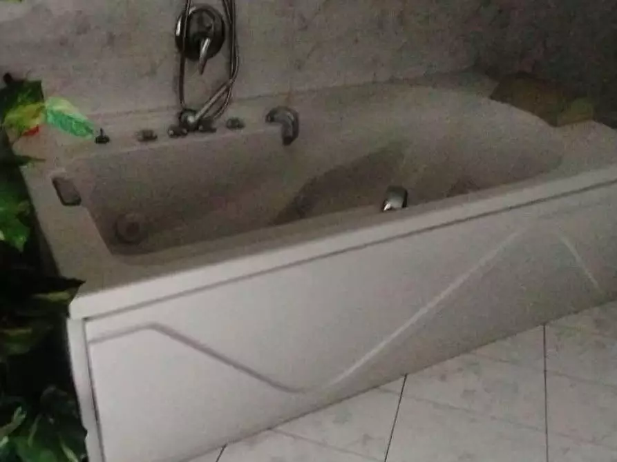 Immagine 18 di Appartamento in vendita  a Massa