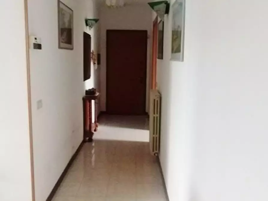 Immagine 11 di Appartamento in vendita  a Massa