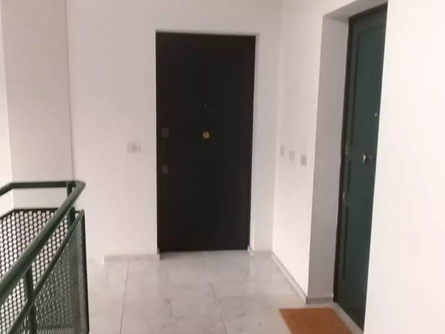 Immagine 2 di Appartamento in vendita  a Massa