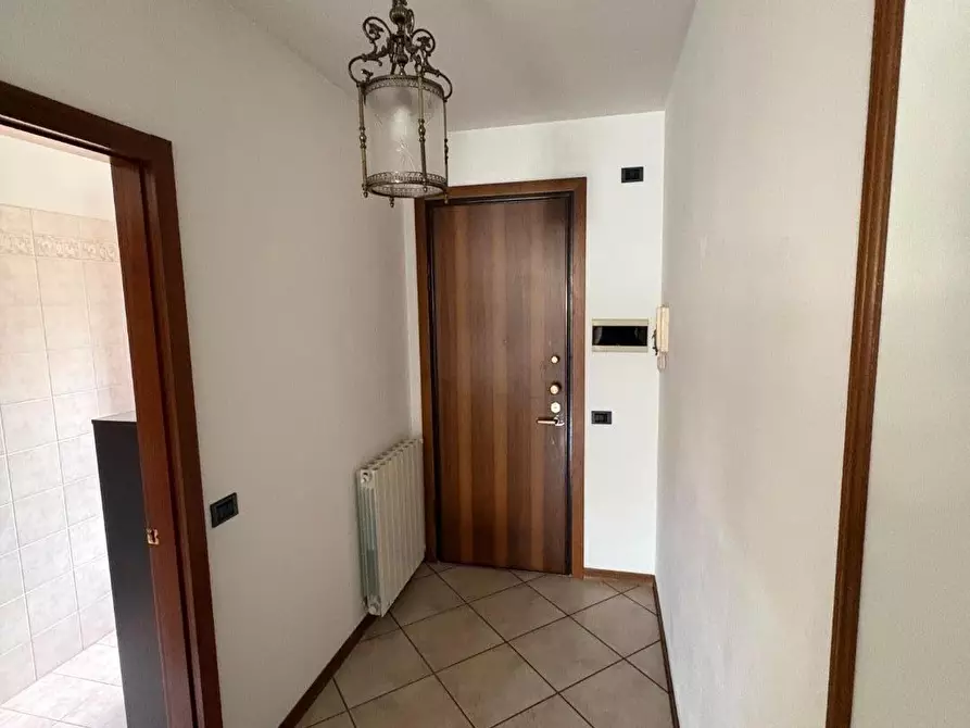 Immagine 1 di Appartamento in vendita  a Massa