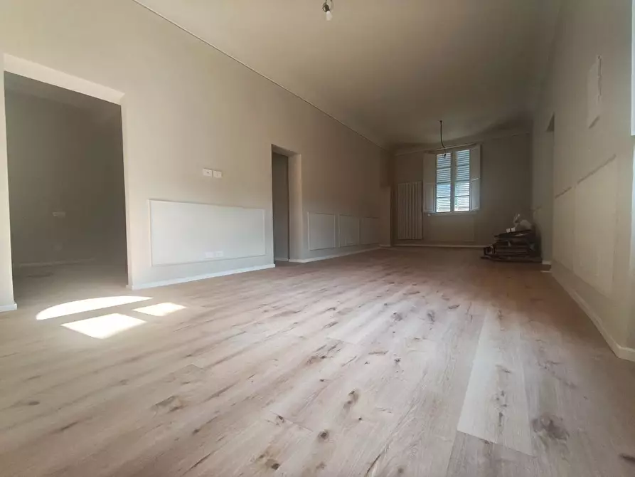 Immagine 1 di Appartamento in vendita  a Lucca