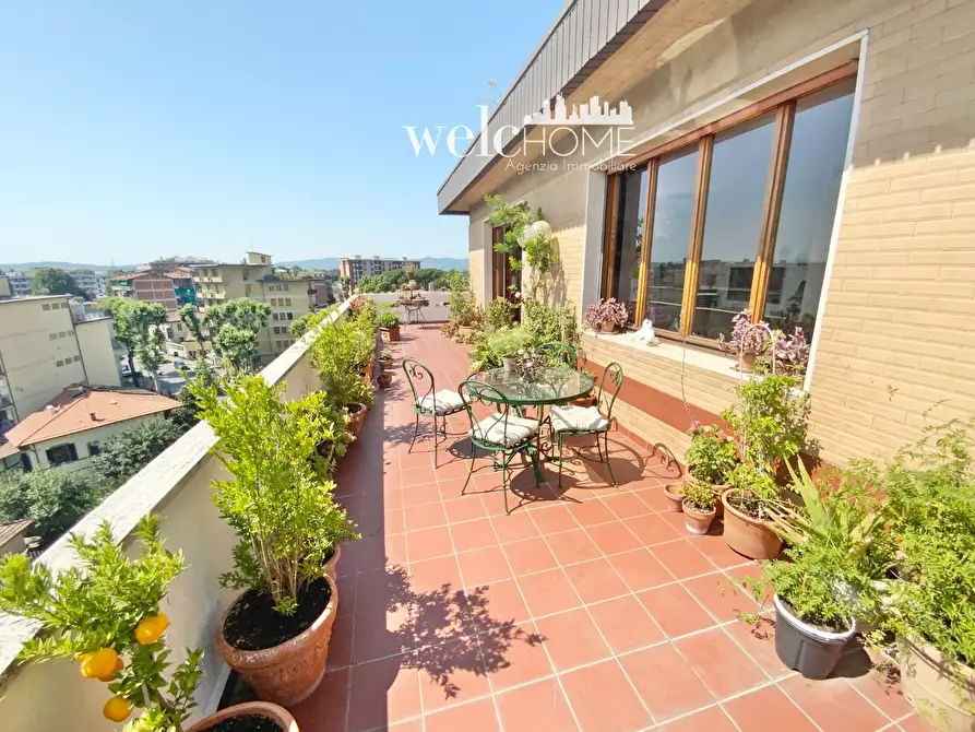 Immagine 56 di Appartamento in vendita  a Firenze
