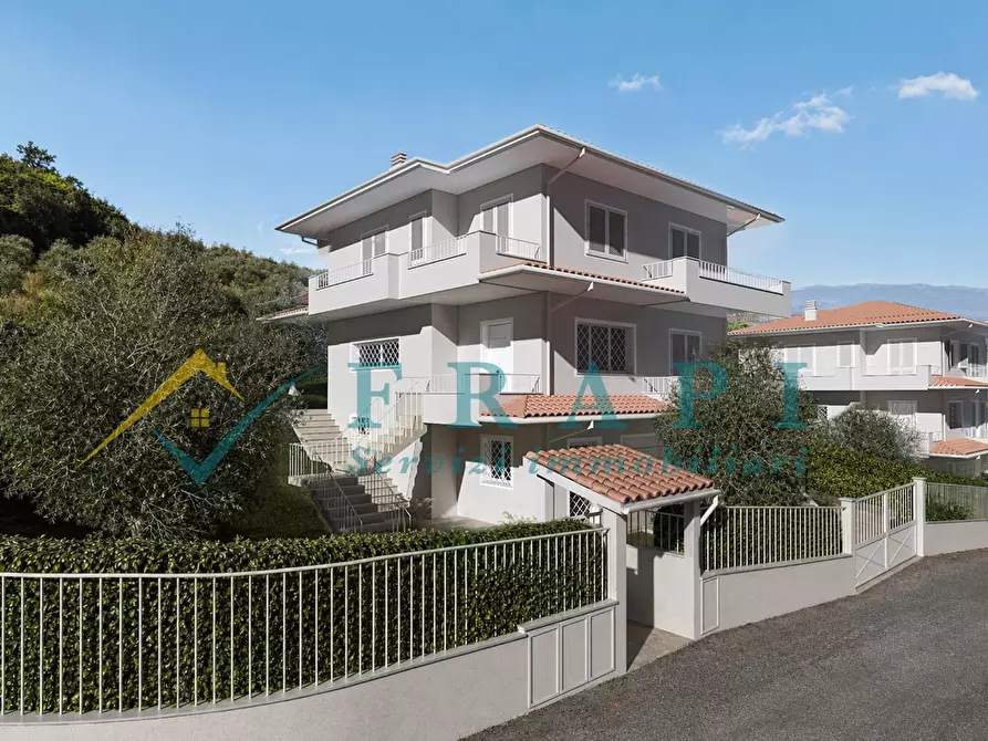 Immagine 3 di Villa in vendita  a Montemurlo