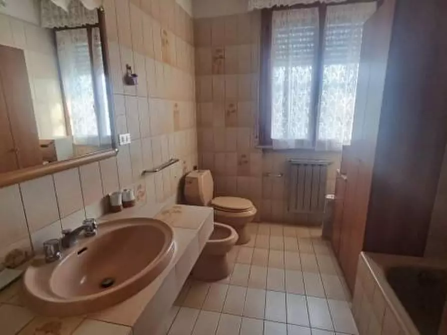 Immagine 7 di Villa in vendita  a Pisa