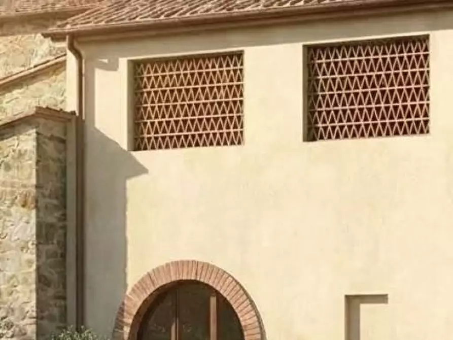 Immagine 7 di Villa in vendita  a Siena