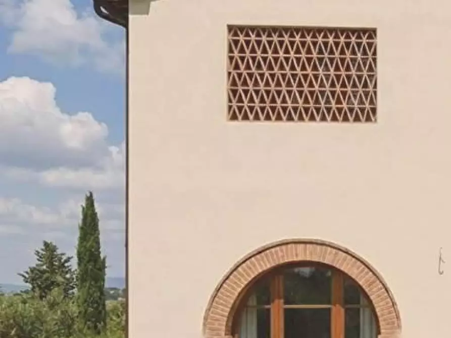 Immagine 5 di Villa in vendita  a Siena