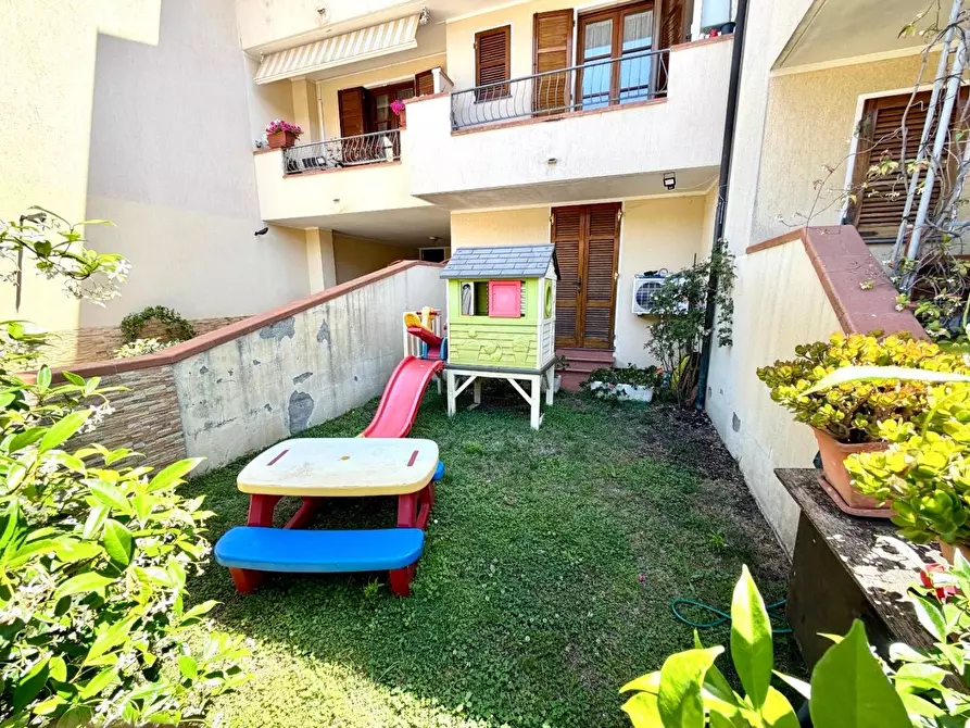 Immagine 34 di Villetta a schiera in vendita  a Viareggio