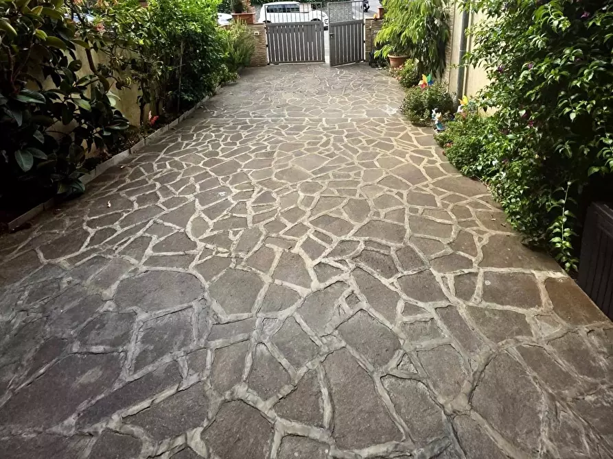 Immagine 33 di Villetta a schiera in vendita  a Viareggio