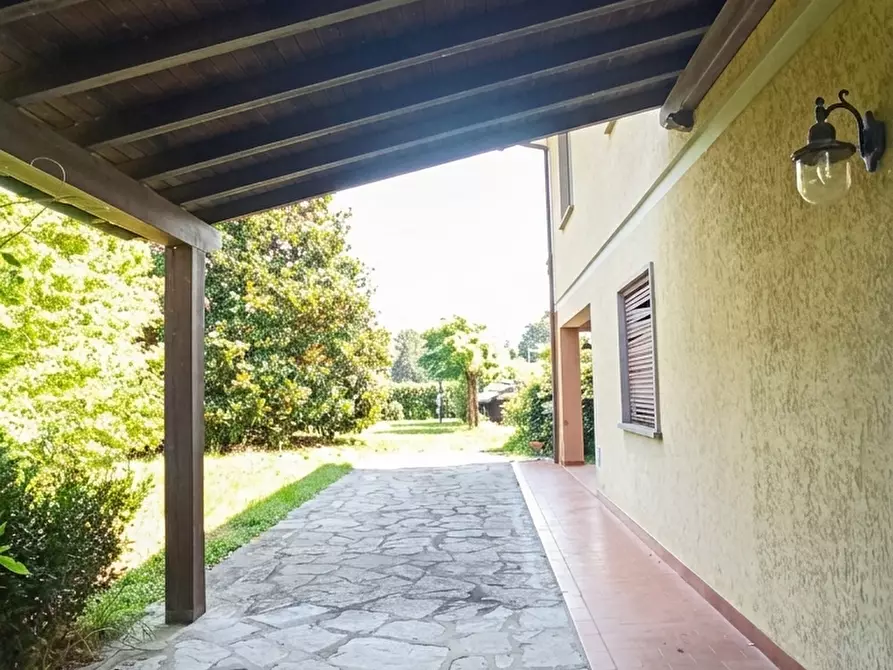 Immagine 30 di Casa bifamiliare in vendita  a Lucca
