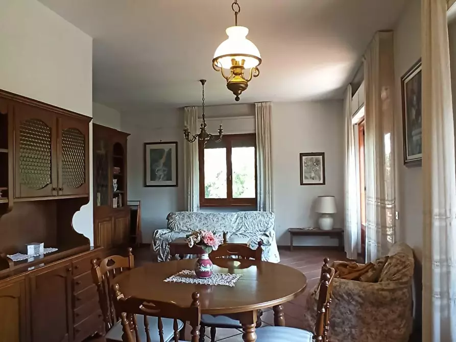Immagine 9 di Casa bifamiliare in vendita  a Lucca