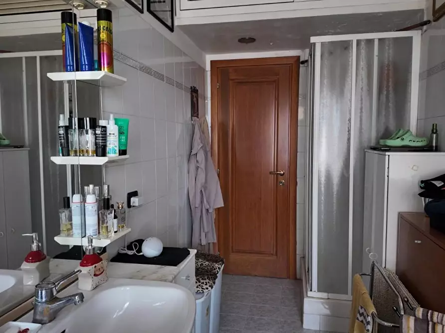Immagine 19 di Appartamento in vendita  a Roma
