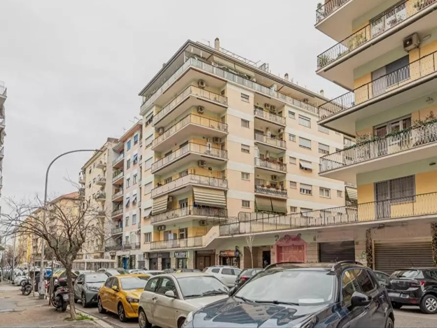 Immagine 2 di Appartamento in vendita  a Roma
