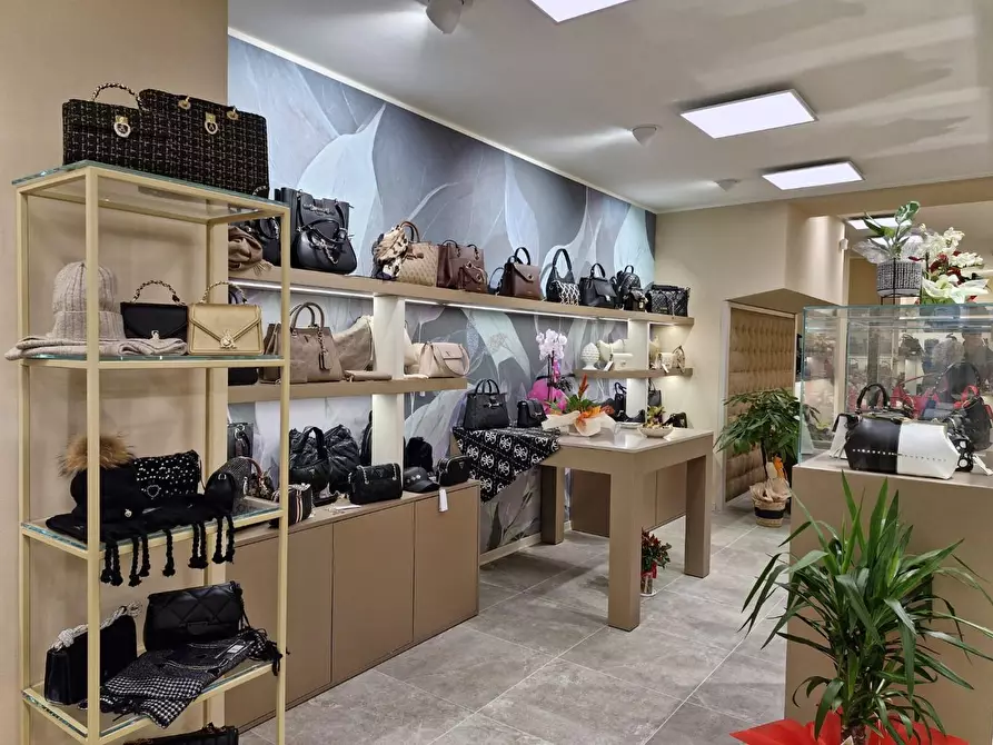 Immagine 3 di Attività commerciale in vendita  a Fucecchio