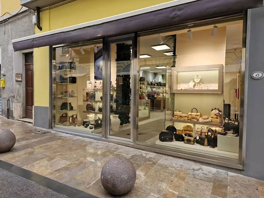 Immagine 21 di Attività commerciale in vendita  a Fucecchio