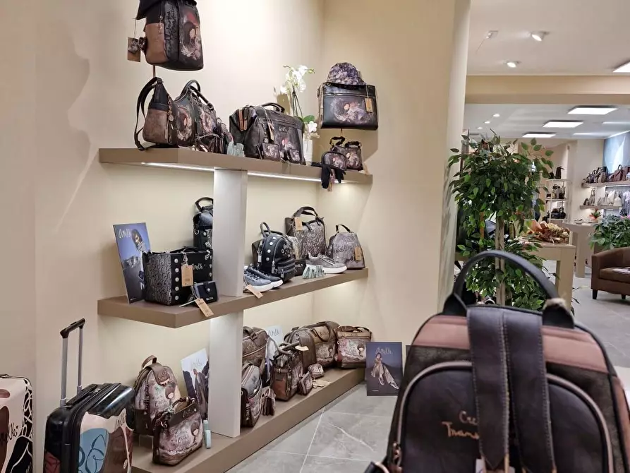 Immagine 13 di Attività commerciale in vendita  a Fucecchio