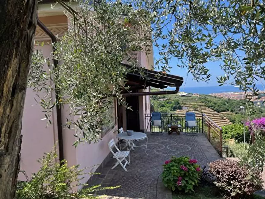 Immagine 5 di Villa in vendita  a Cogorno