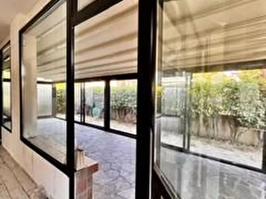 Immagine 6 di Negozio in vendita  a Empoli