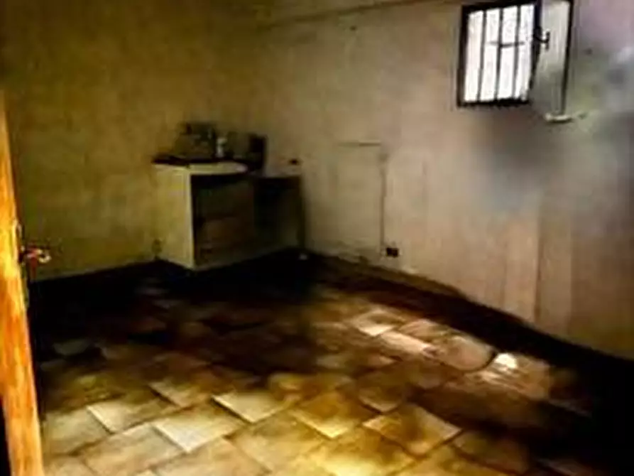 Immagine 13 di Negozio in vendita  a Empoli