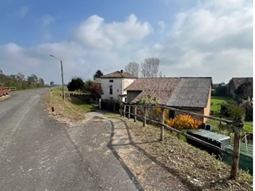 Immagine 1 di Casa indipendente in vendita  a Corana