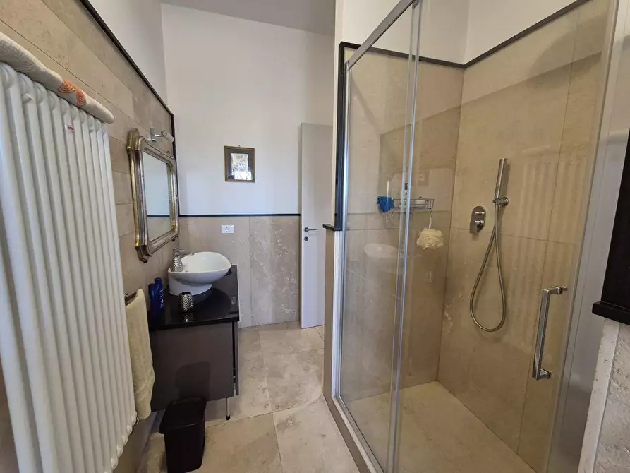 Immagine 22 di Appartamento in vendita  a Carrara