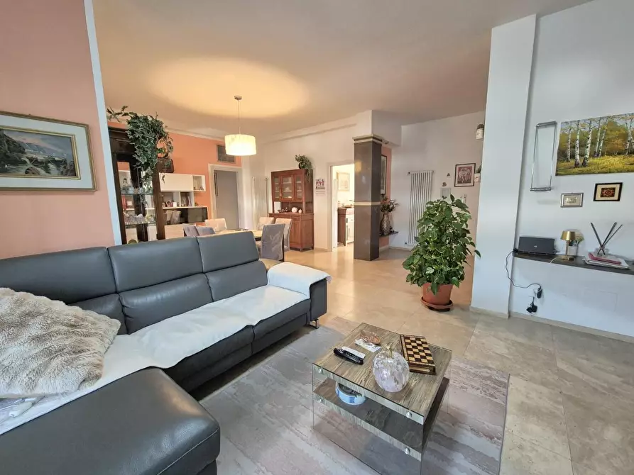 Immagine 26 di Appartamento in vendita  a Carrara