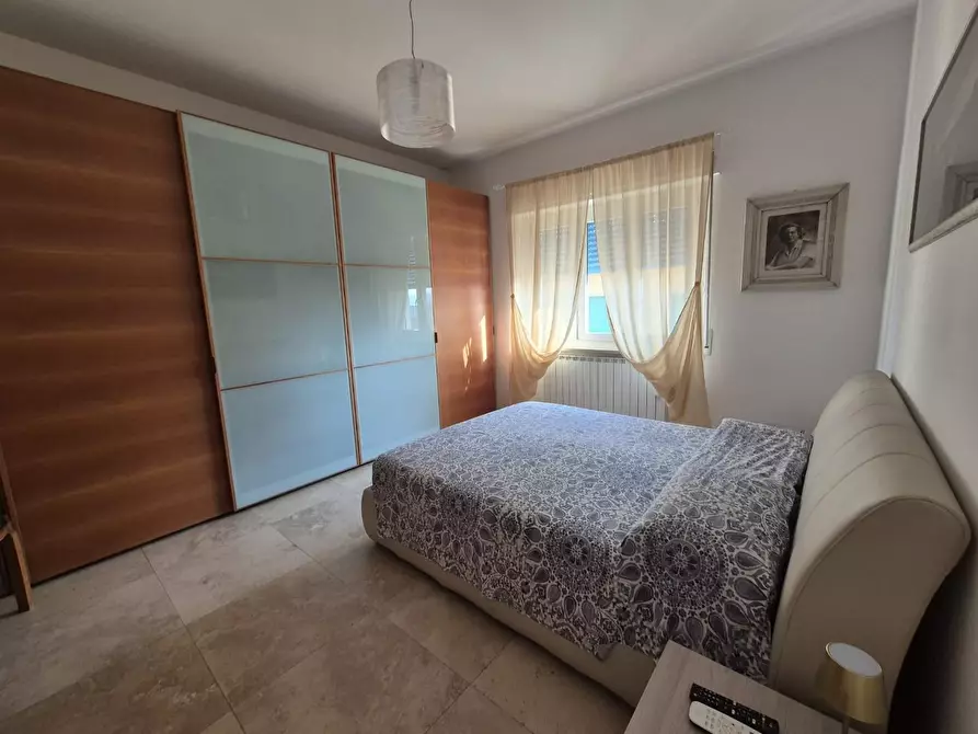 Immagine 10 di Appartamento in vendita  a Carrara