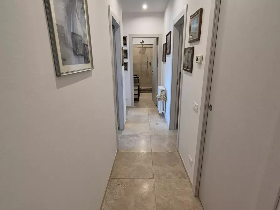 Immagine 7 di Appartamento in vendita  a Carrara