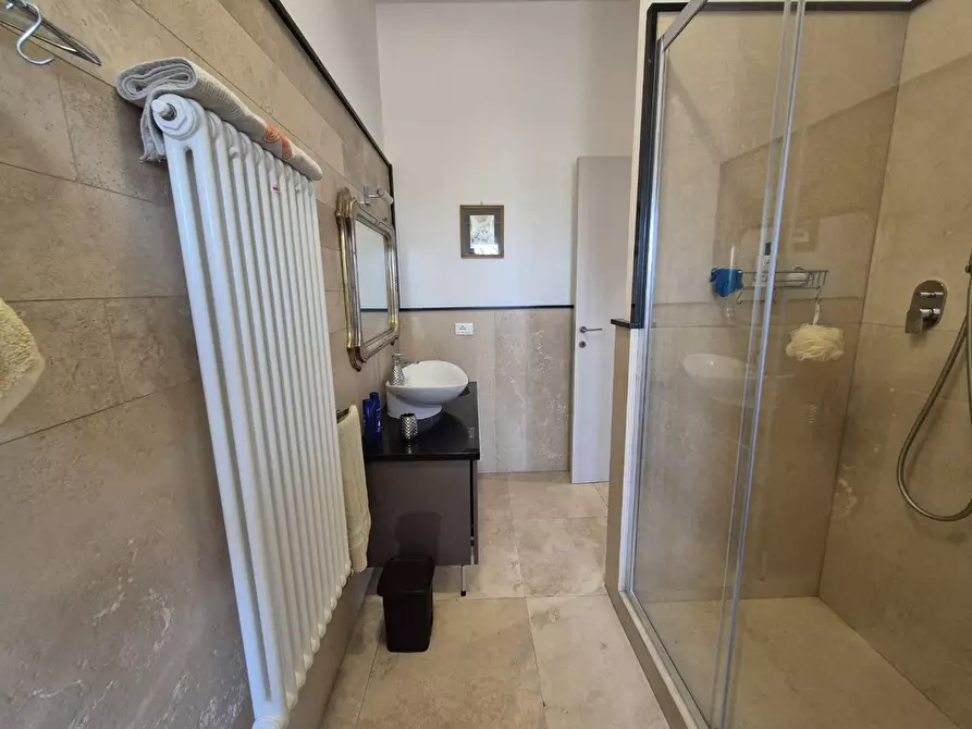 Immagine 11 di Appartamento in vendita  a Carrara