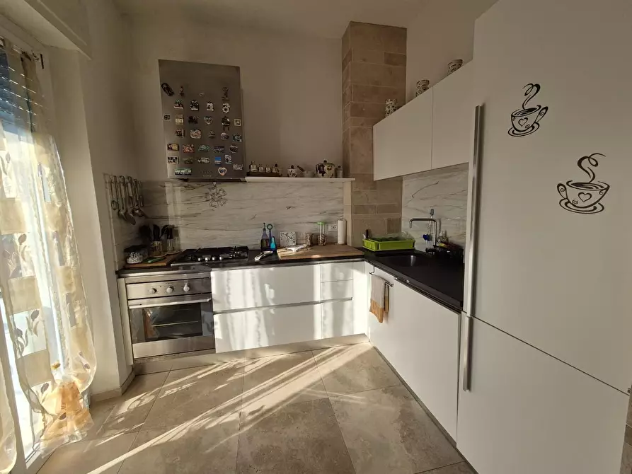 Immagine 3 di Appartamento in vendita  a Carrara