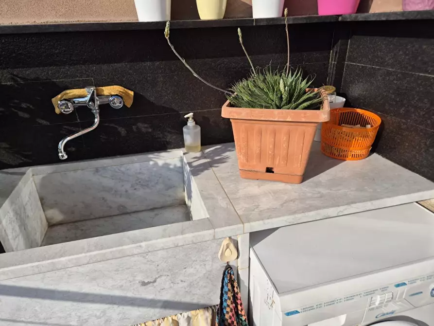 Immagine 6 di Appartamento in vendita  a Carrara