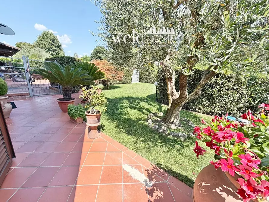Immagine 1 di Villetta a schiera in vendita  a Campi Bisenzio