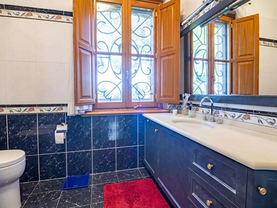 Immagine 22 di Villa in vendita  a Portoferraio