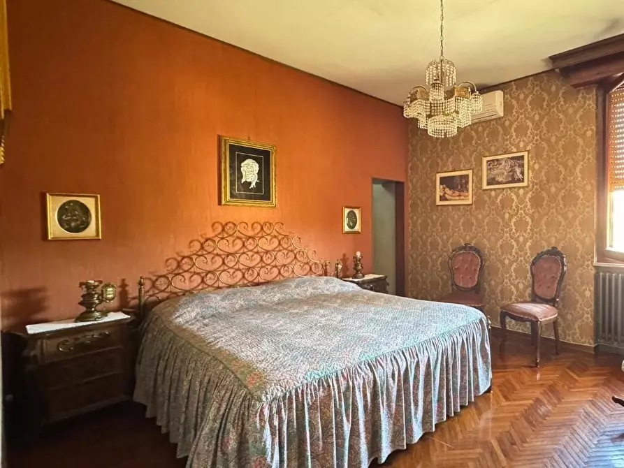 Immagine 11 di Villa in vendita  a Pisa