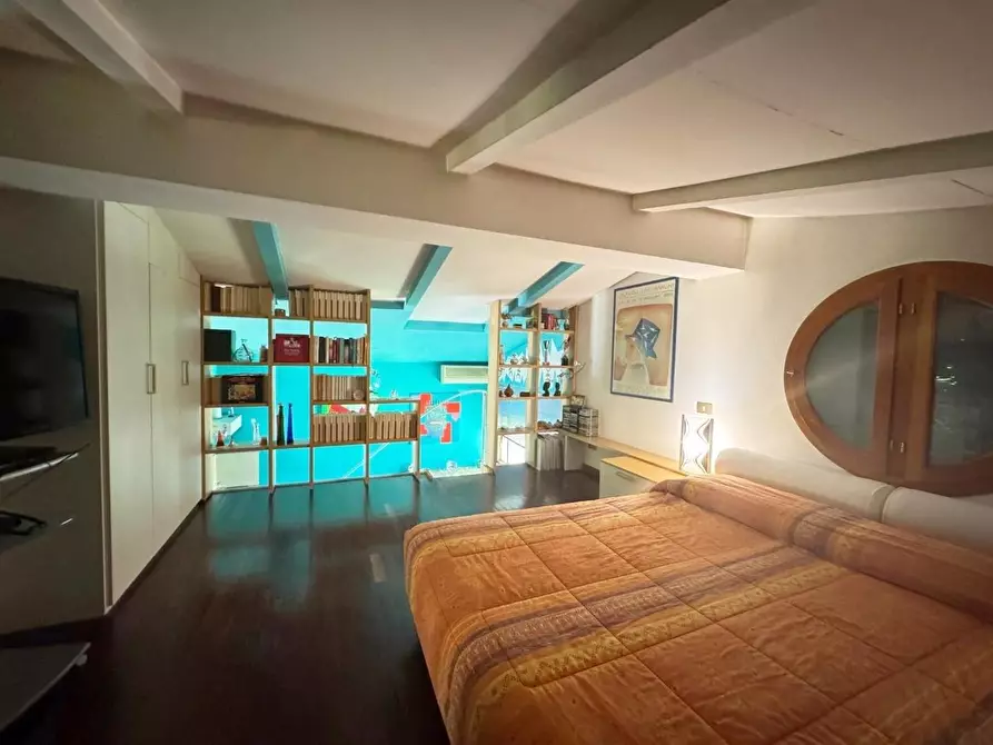 Immagine 23 di Villa in vendita  a Pisa